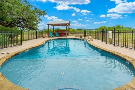 128 Mountain Laurel Concan TX 78838