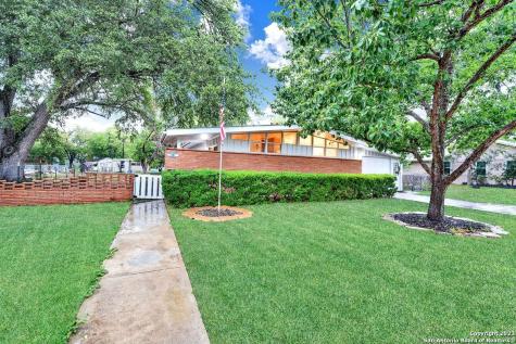 1107 29th Street Hondo TX 78861