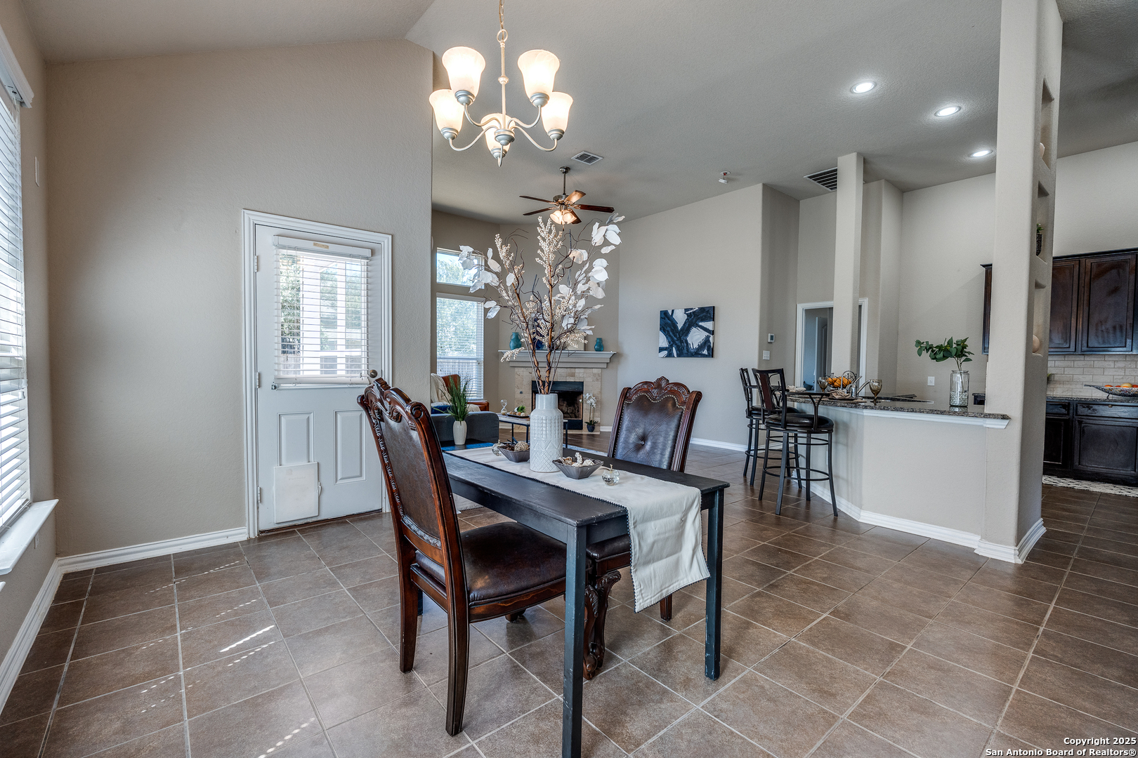 8811 Falcon Park Converse TX 78109