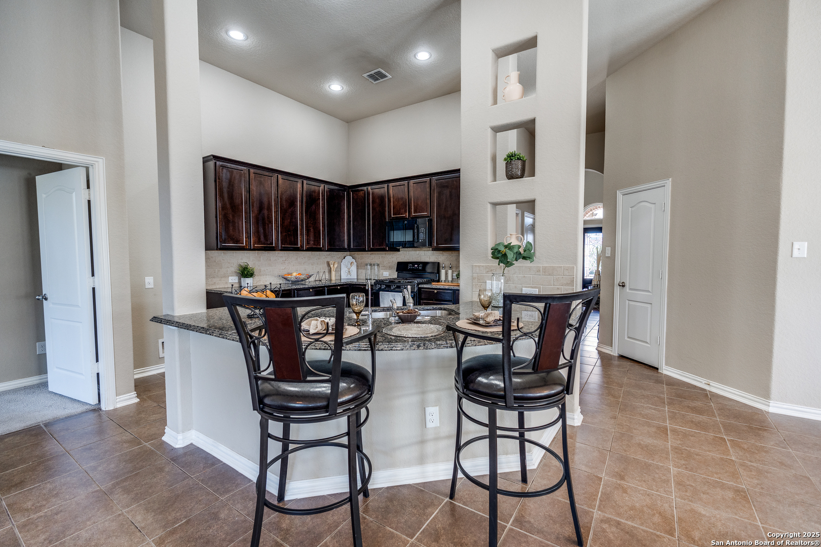 8811 Falcon Park Converse TX 78109