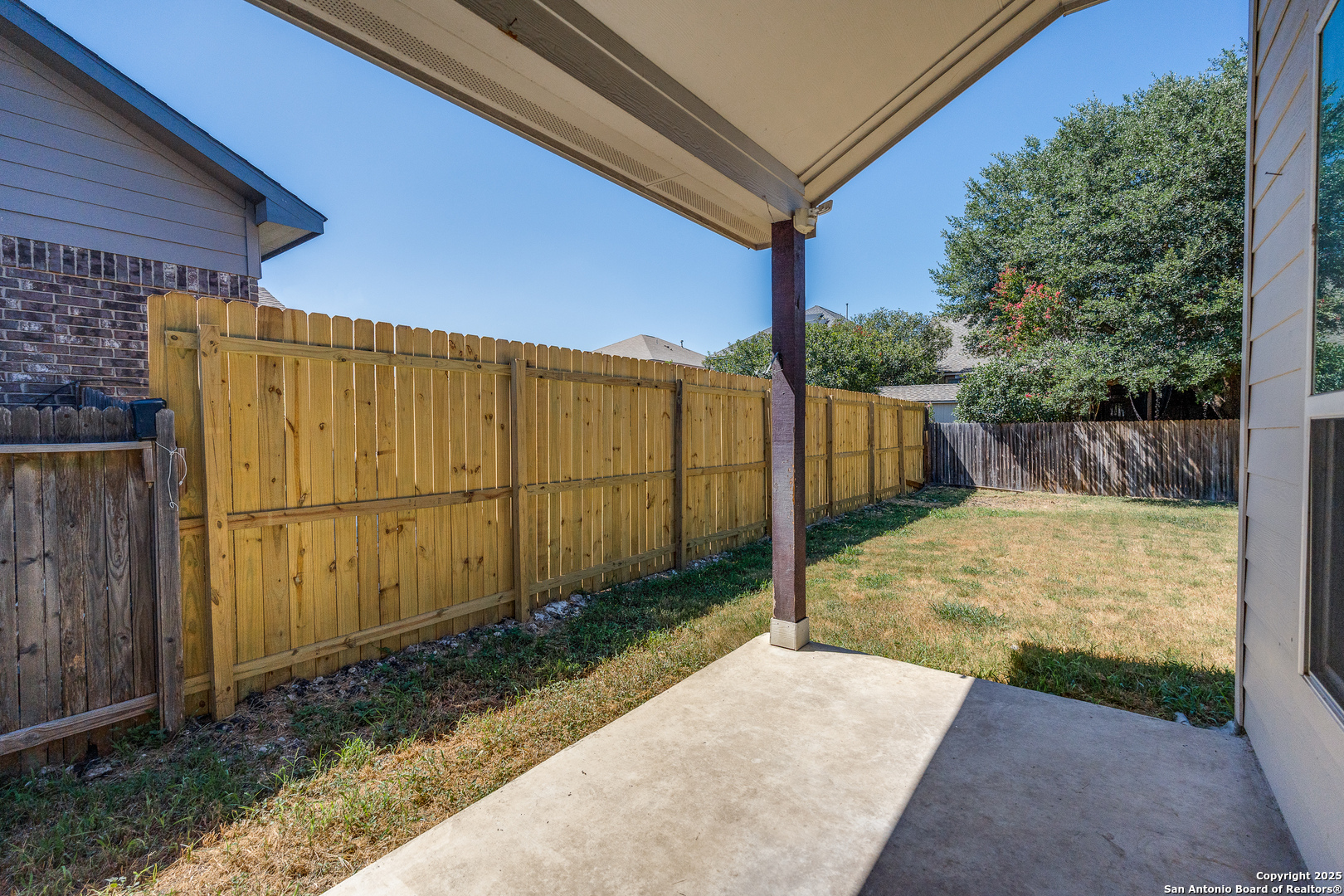 8811 Falcon Park Converse TX 78109