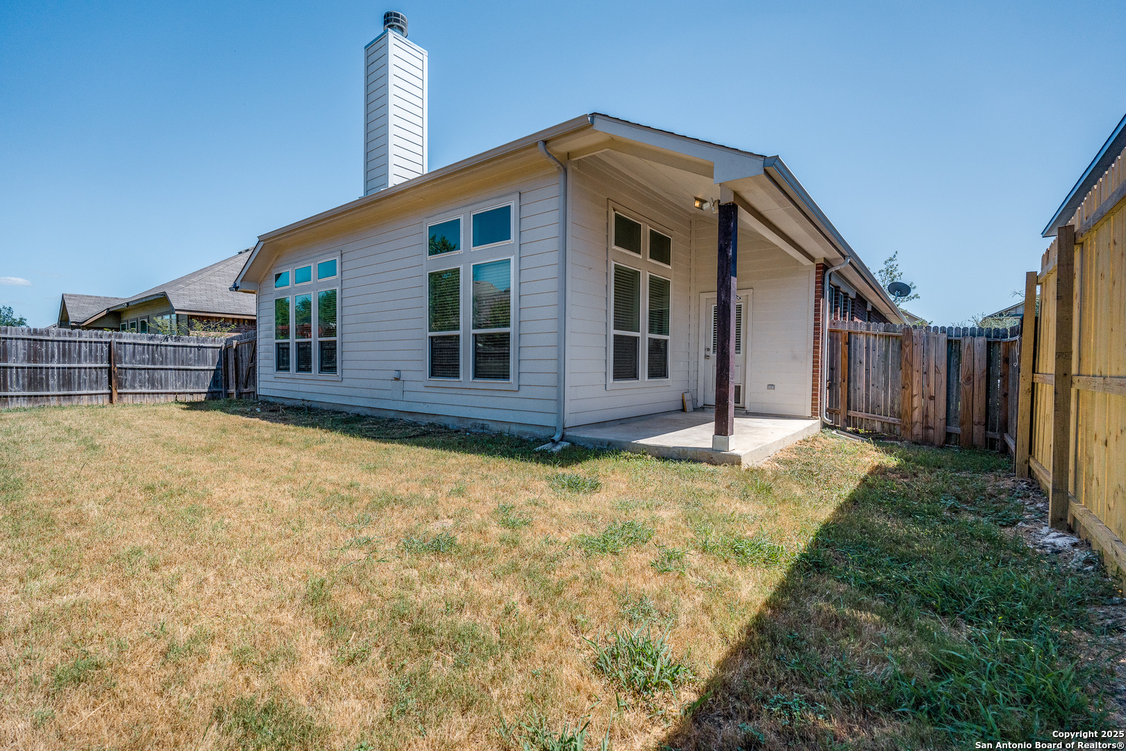 8811 Falcon Park Converse TX 78109