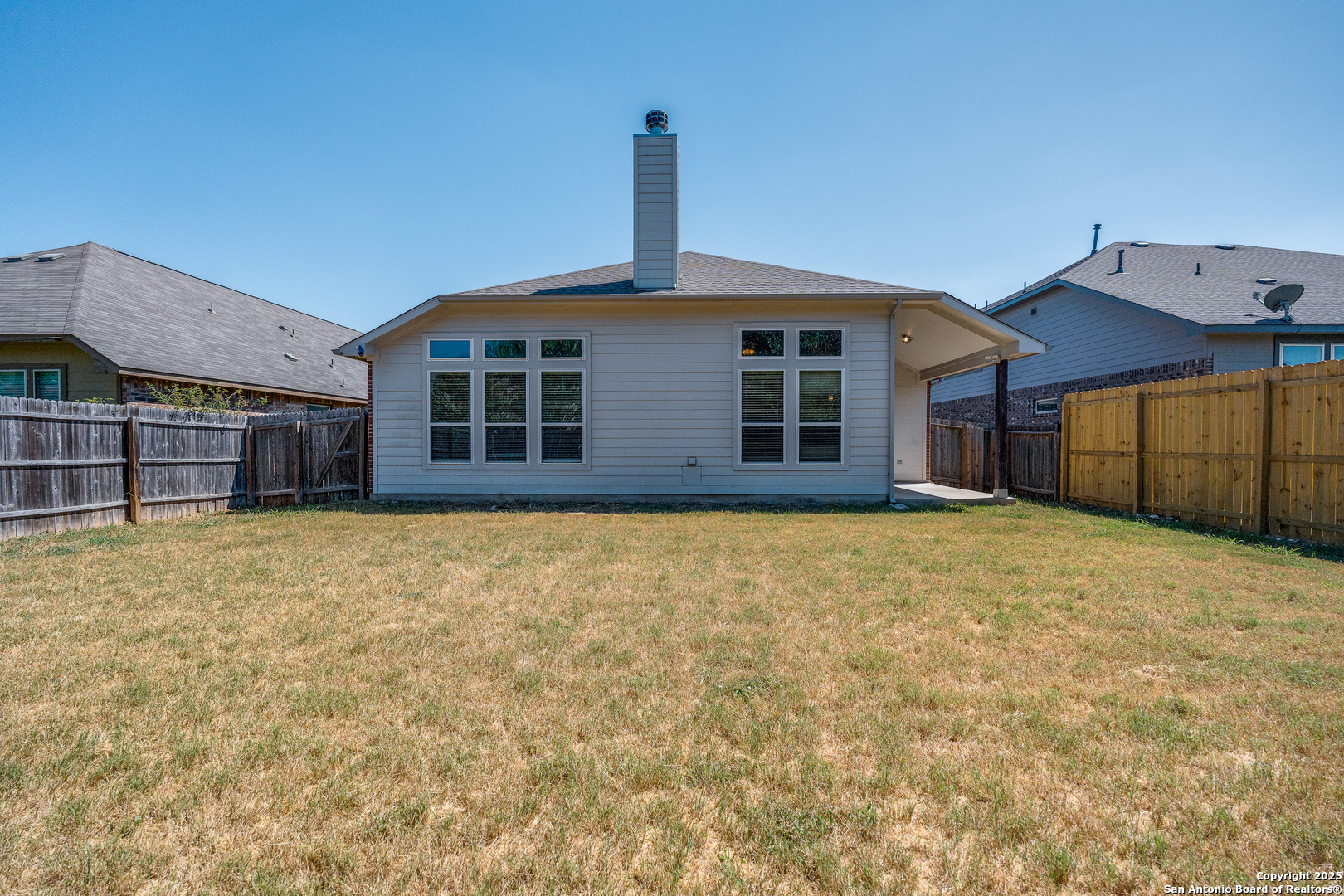 8811 Falcon Park Converse TX 78109