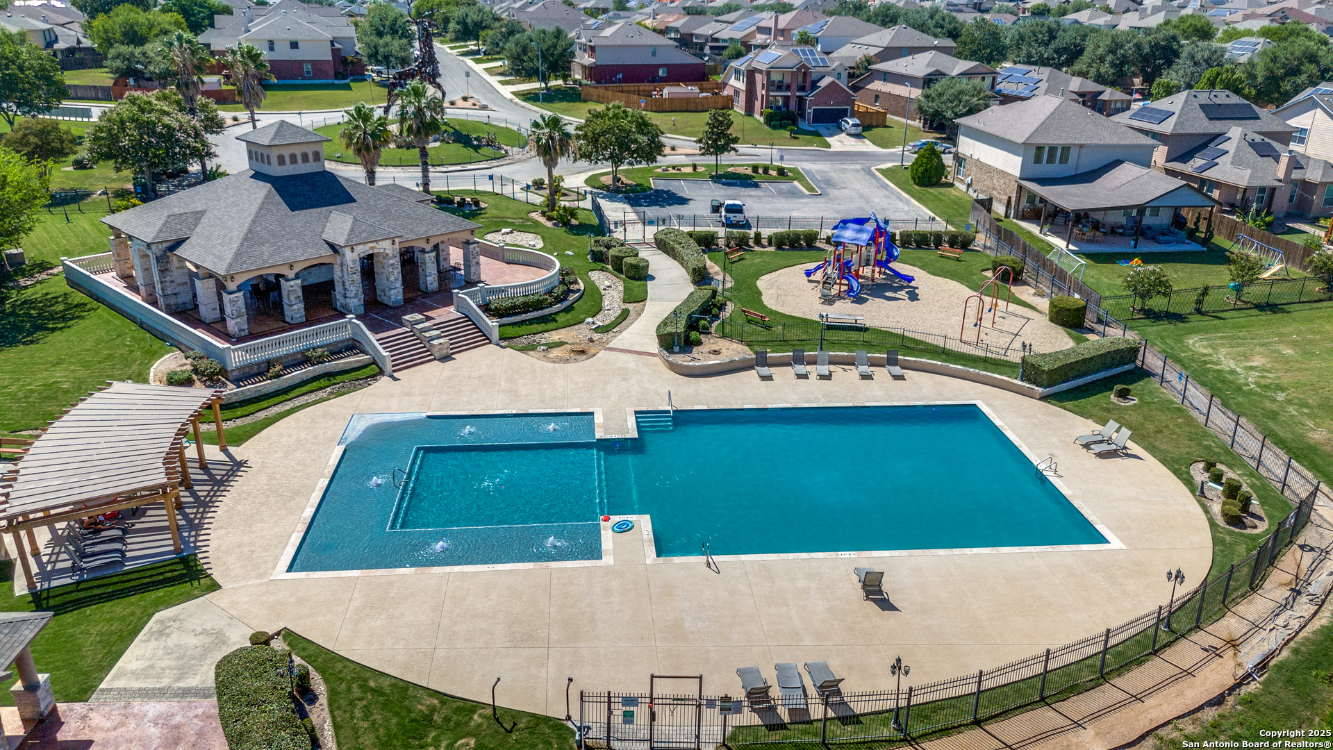 8811 Falcon Park Converse TX 78109