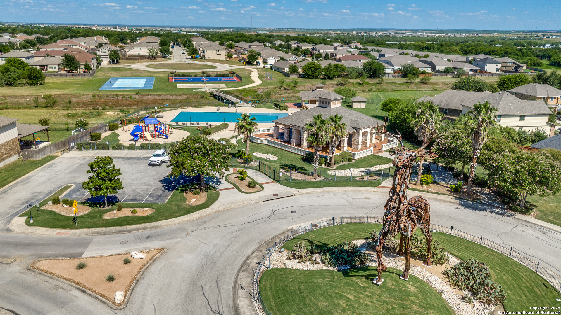 8811 Falcon Park Converse TX 78109