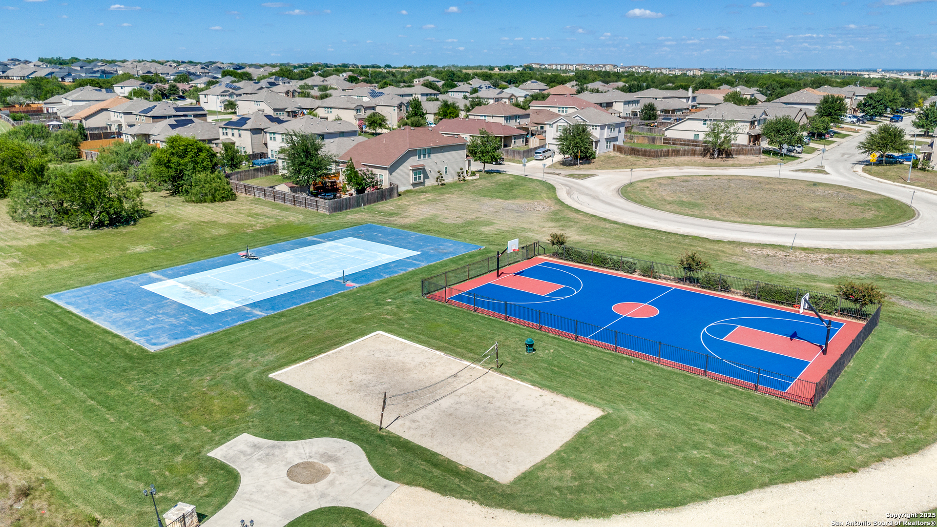 8811 Falcon Park Converse TX 78109