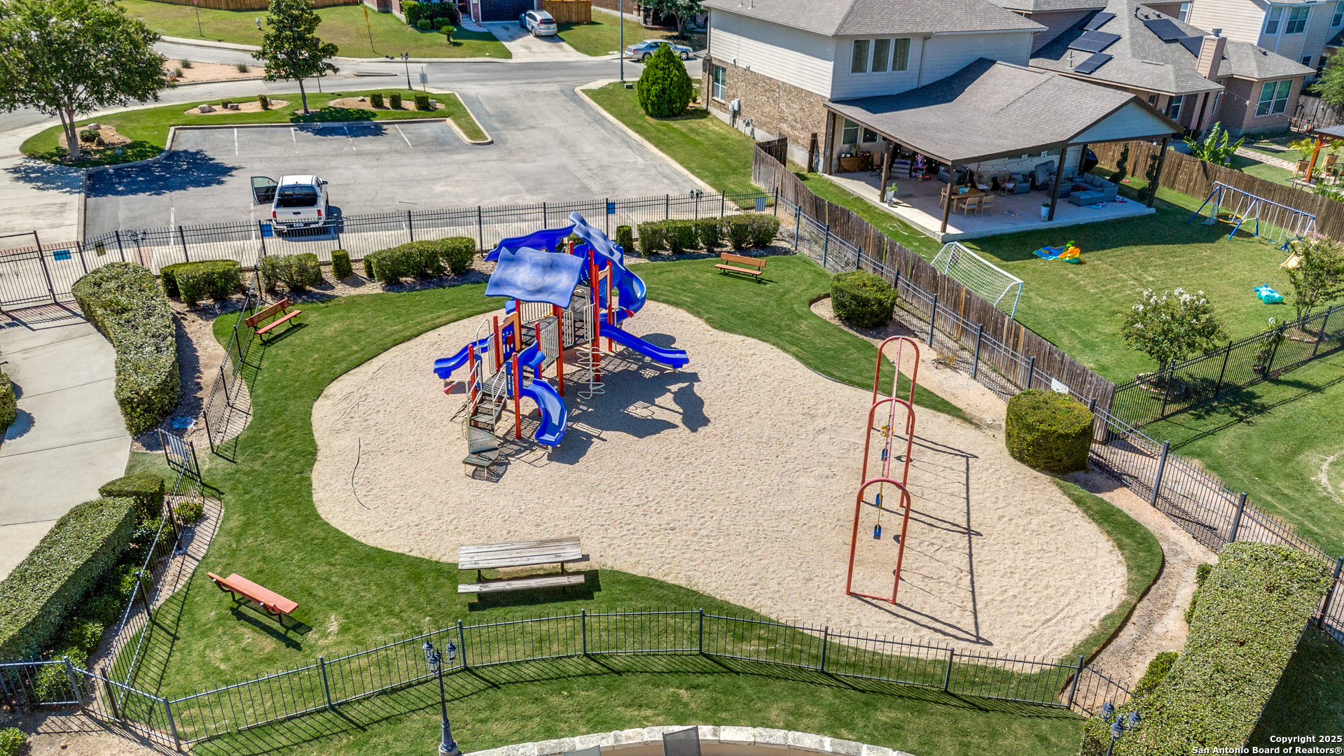 8811 Falcon Park Converse TX 78109