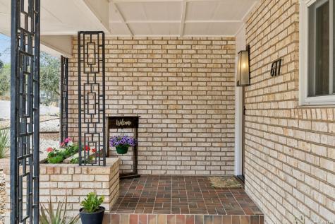 677 Floral New Braunfels TX 78130