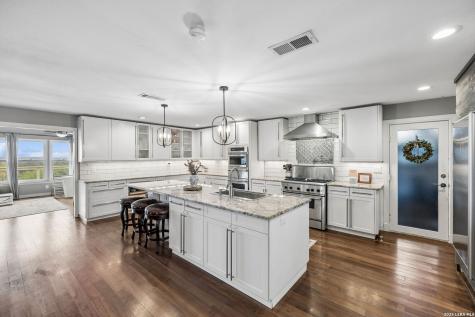 677 Floral New Braunfels TX 78130