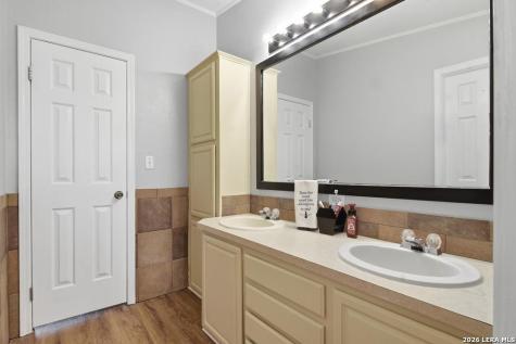 247 Pr 4550 Hondo TX 78861