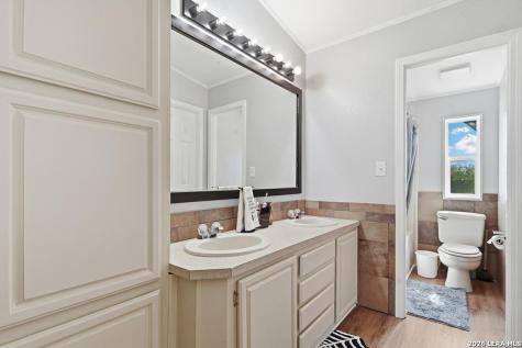 247 Pr 4550 Hondo TX 78861