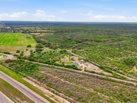 247 Pr 4550 Hondo TX 78861