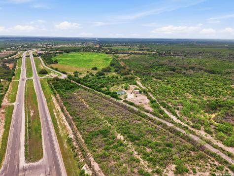 247 Pr 4550 Hondo TX 78861