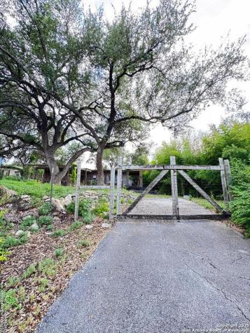 323 N Scenic Loop Canyon Lake TX 78133
