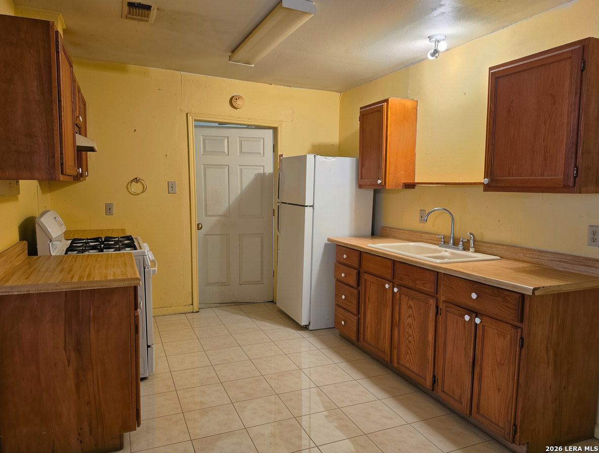 1329 Brighton San Antonio TX 78211