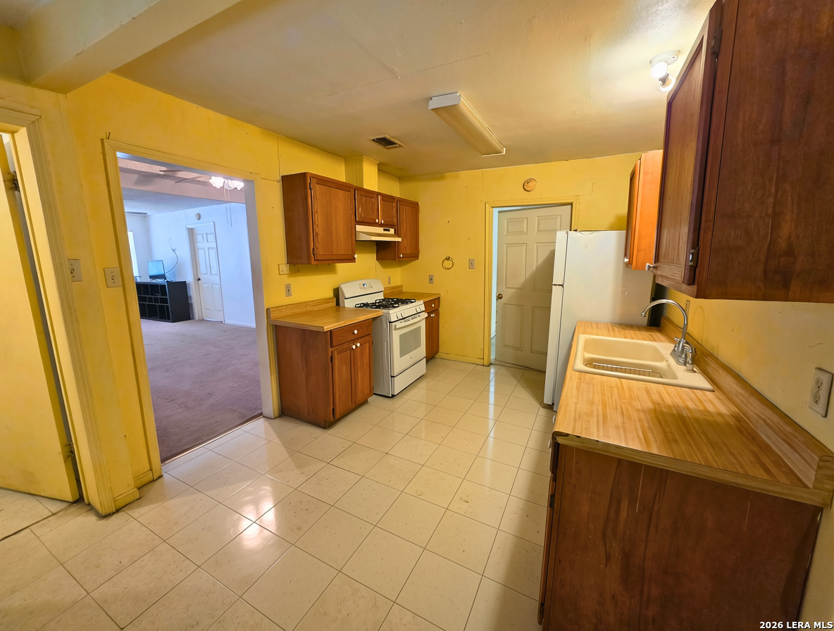 1329 Brighton San Antonio TX 78211