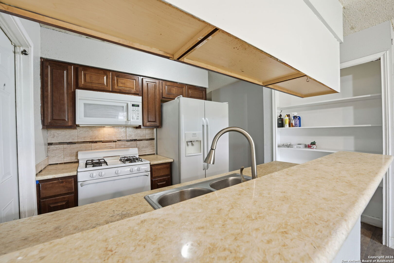 126 Meadow Way Converse TX 78109