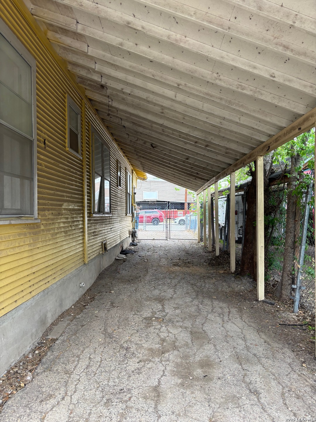 2810 W Salinas San Antonio TX 78207