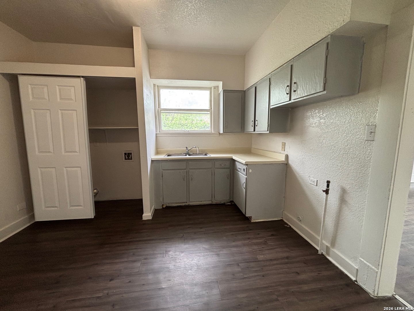 2810 W Salinas San Antonio TX 78207