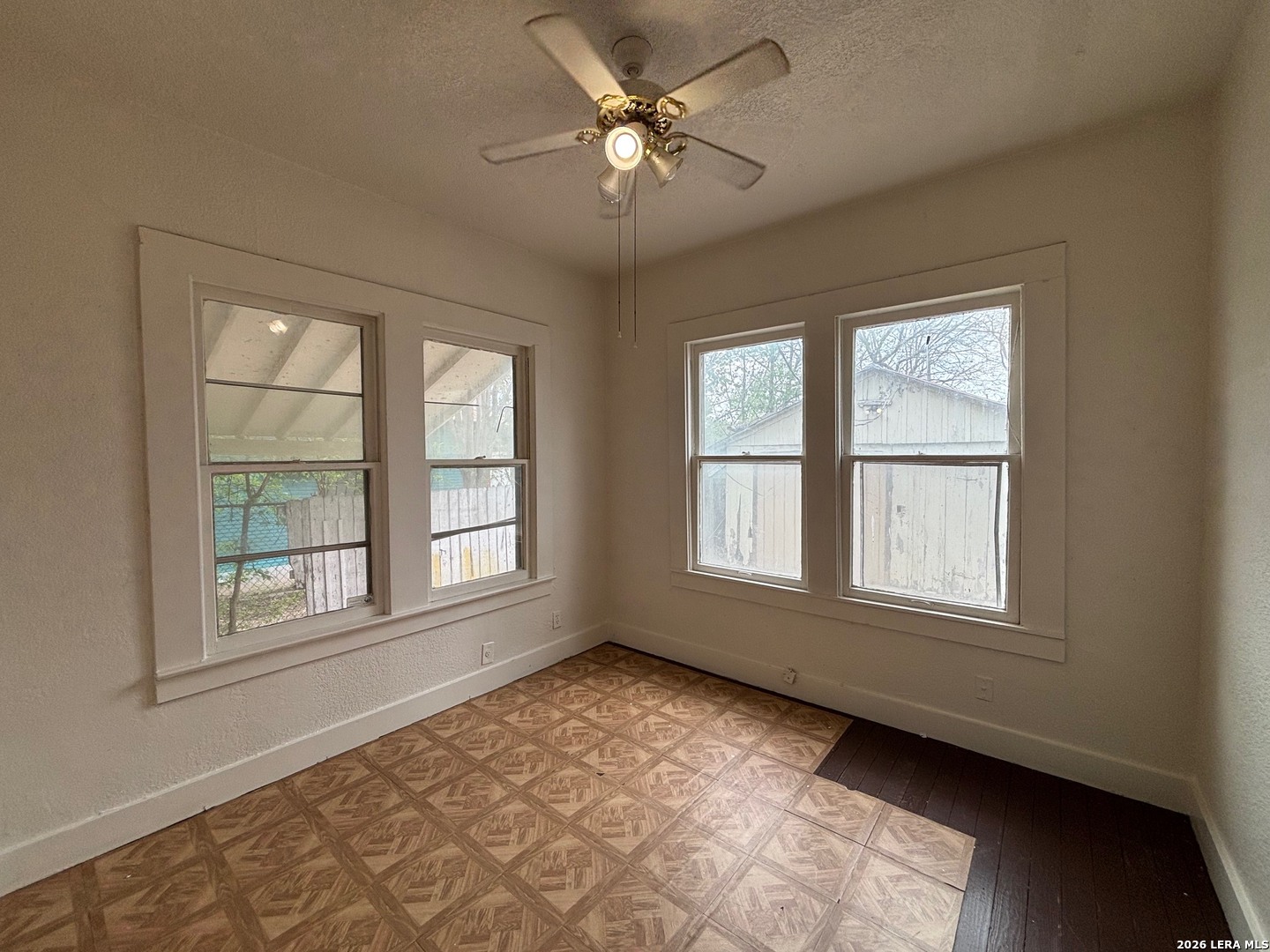 2810 W Salinas San Antonio TX 78207