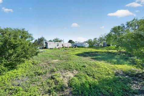 408 Hickory Street Jourdanton TX 78026