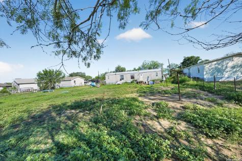 408 Hickory Street Jourdanton TX 78026
