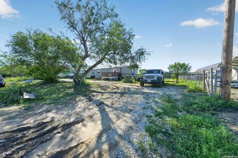408 Hickory Street Jourdanton TX 78026