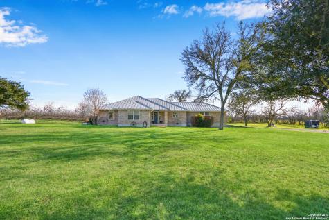 1230 Brietzke Road Seguin TX 78155