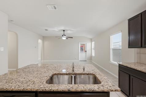 5610 Medina Farm San Antonio TX 78222