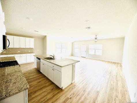 312 Agave Circle Jourdanton TX 78026