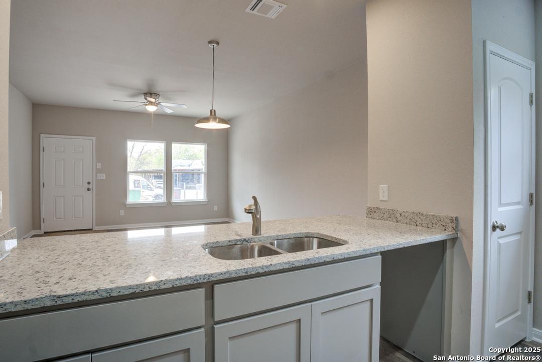 123 Lawton San Antonio TX 78237