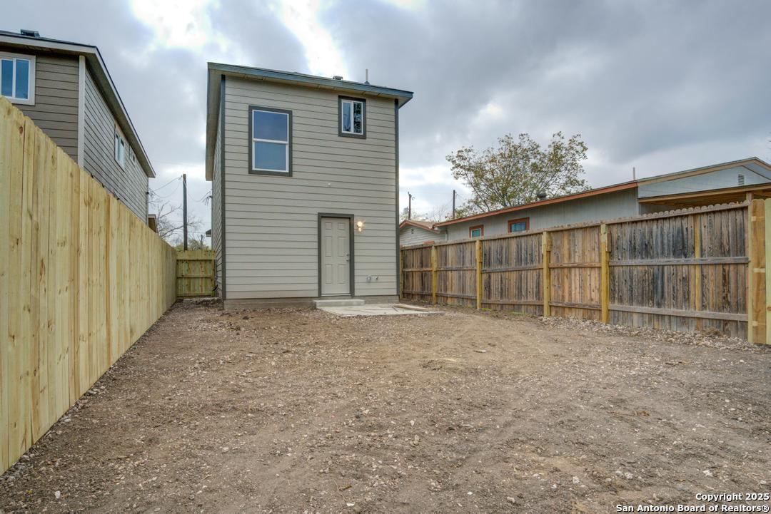 123 Lawton San Antonio TX 78237