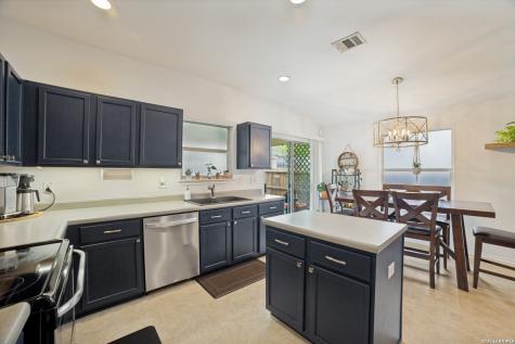 682 Lynx Mountain San Antonio TX 78251