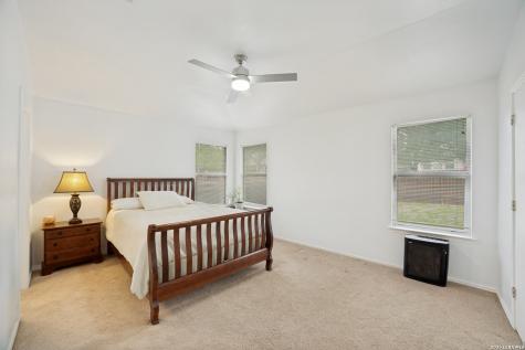 682 Lynx Mountain San Antonio TX 78251