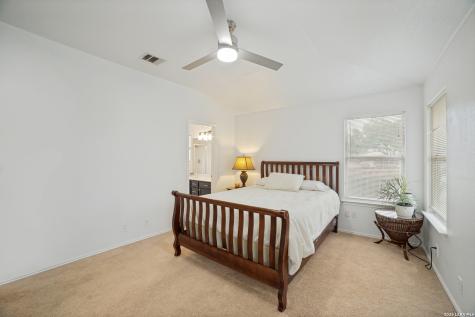 682 Lynx Mountain San Antonio TX 78251