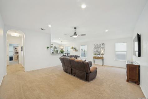 682 Lynx Mountain San Antonio TX 78251