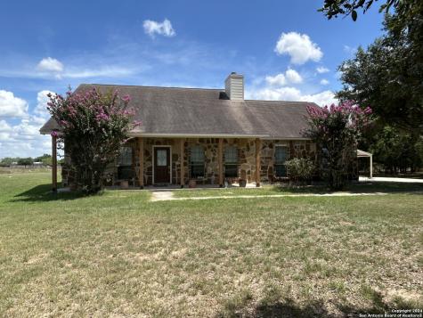 105 Oak Hollow Drive La Vernia TX 78121