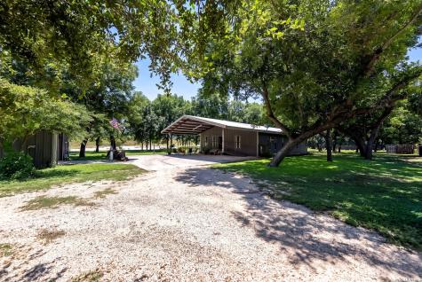 27046 State Highway 55 Uvalde TX 78801
