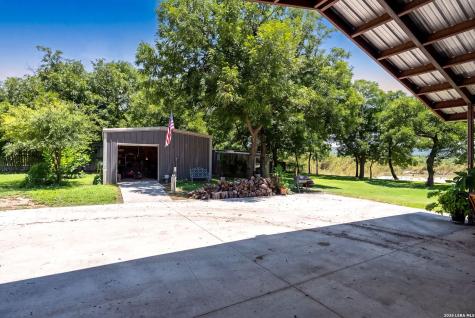 27046 State Highway 55 Uvalde TX 78801