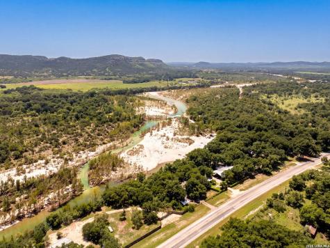 27046 State Highway 55 Uvalde TX 78801