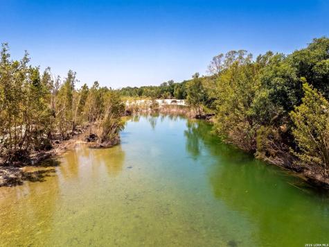 27046 State Highway 55 Uvalde TX 78801