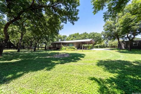 27046 State Highway 55 Uvalde TX 78801
