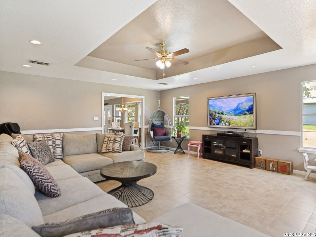 335 Spur Ridge San Antonio TX 78264