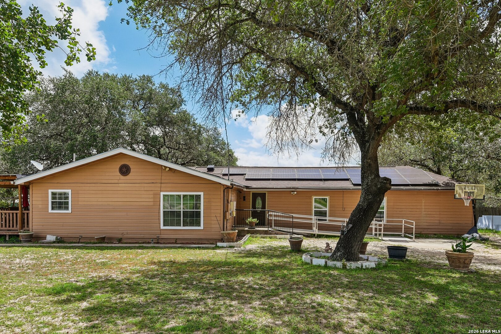 1281 County Road 6723 Natalia TX 78059
