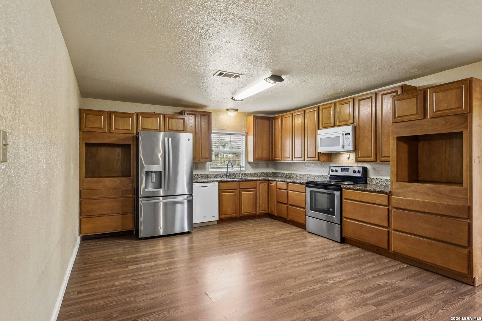 1281 County Road 6723 Natalia TX 78059