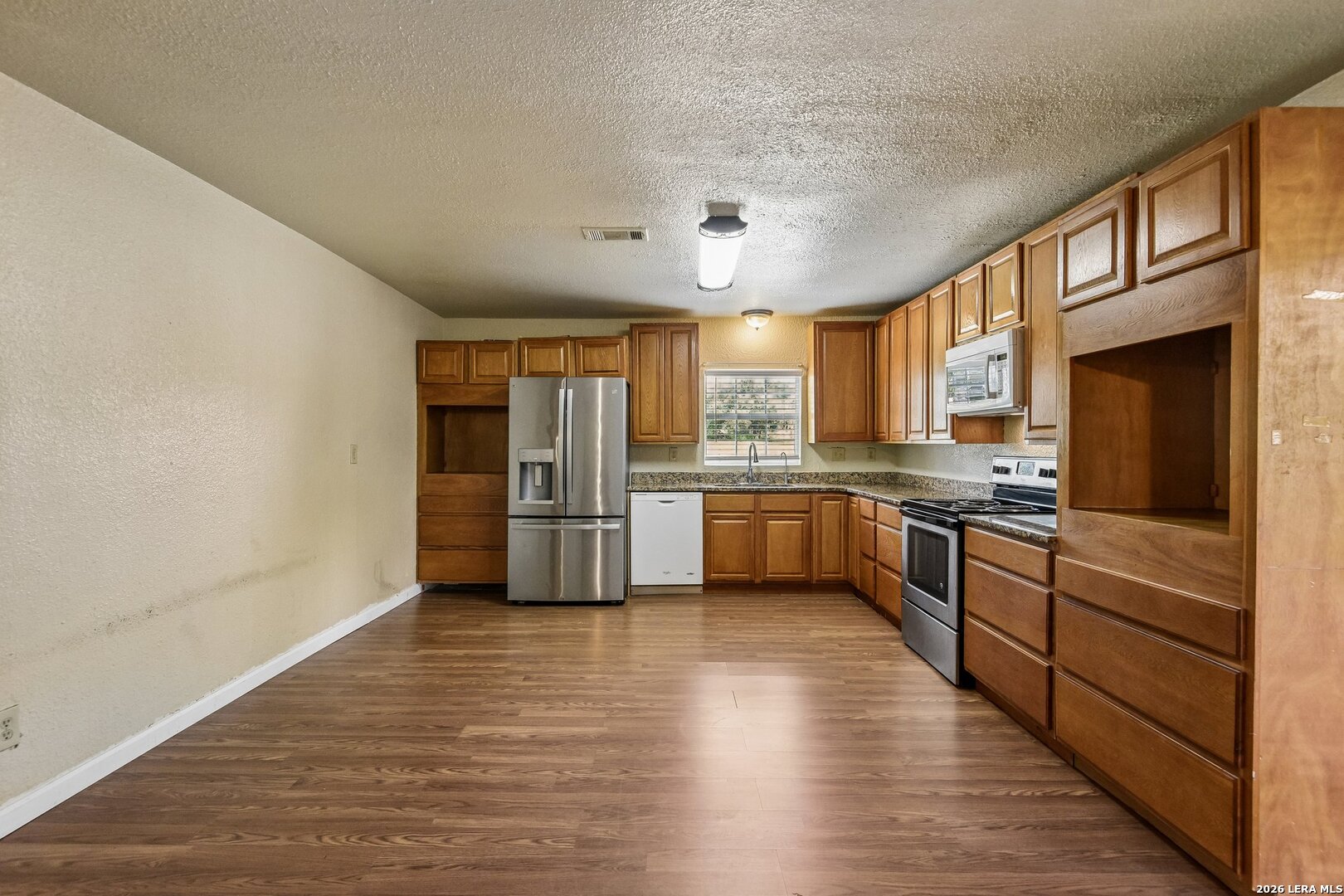 1281 County Road 6723 Natalia TX 78059