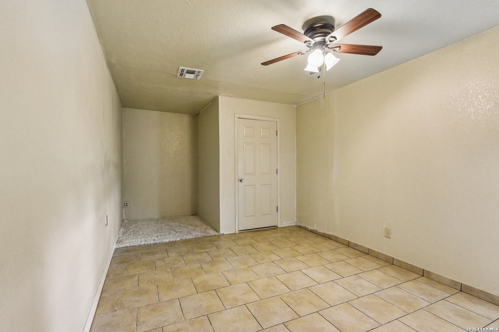 1281 County Road 6723 Natalia TX 78059