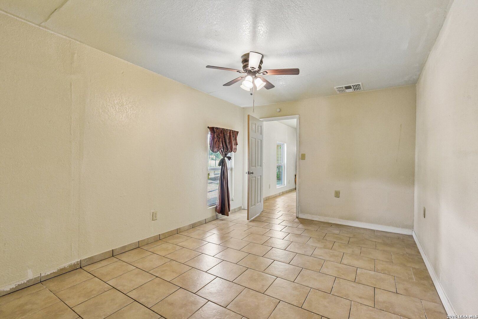 1281 County Road 6723 Natalia TX 78059