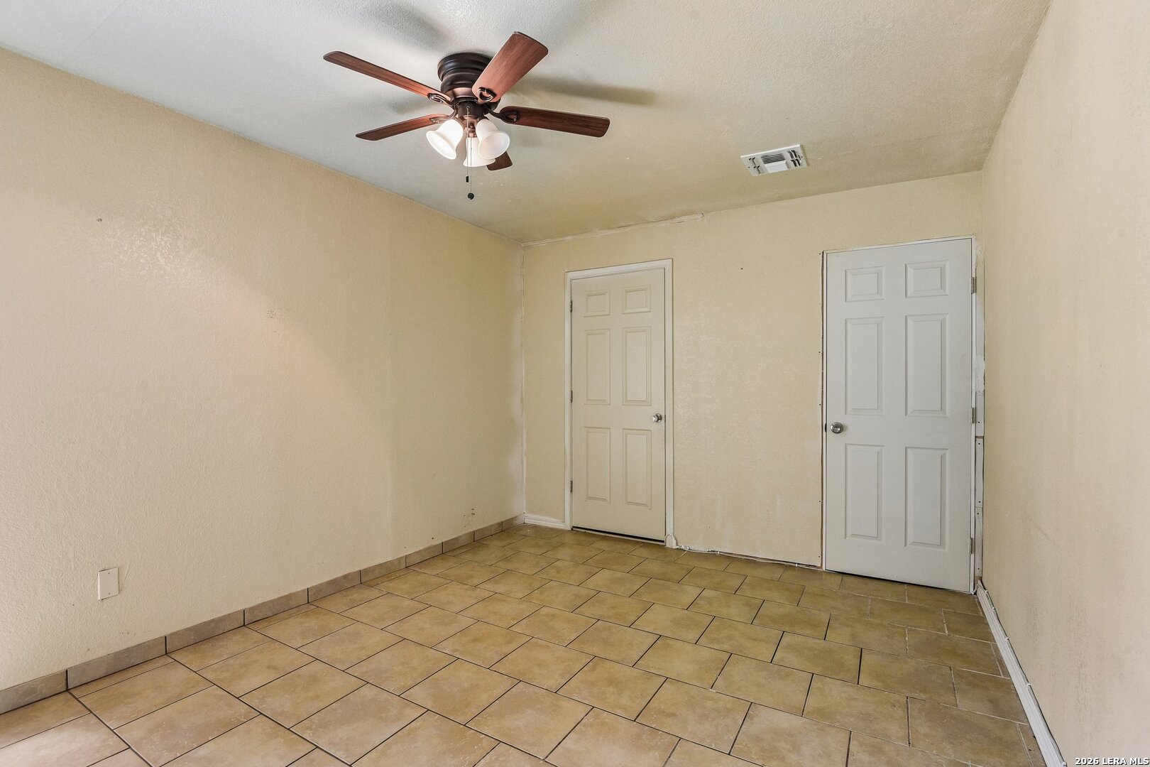 1281 County Road 6723 Natalia TX 78059