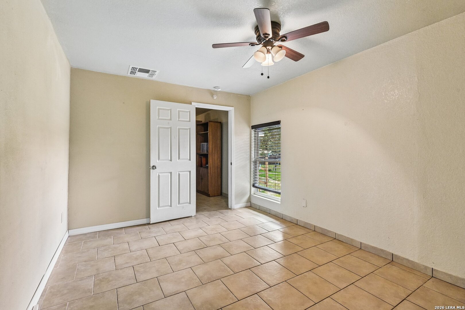 1281 County Road 6723 Natalia TX 78059